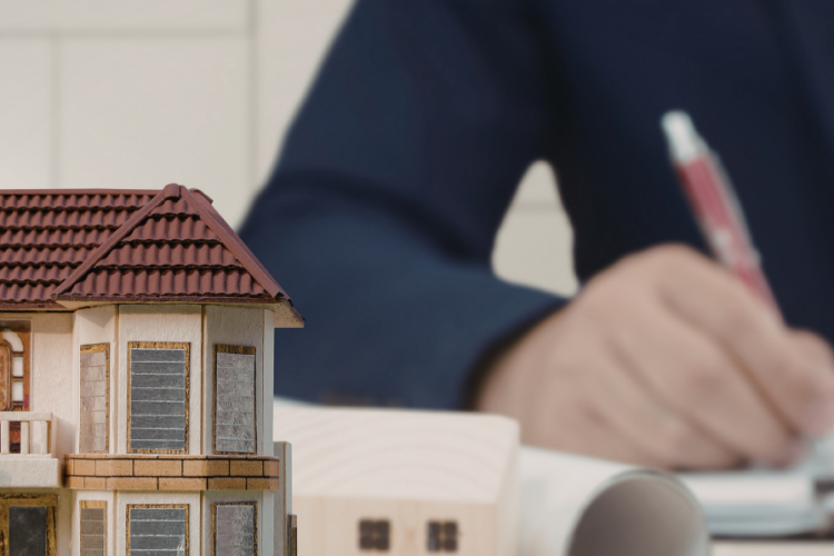 Reliable realtor helping buyers purchase homes in Victoria BC