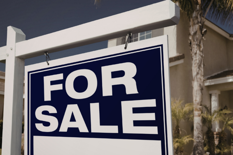 Home seller working with a real estate agent in Victoria BC