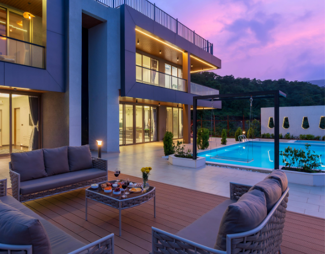 Luxury homes and upscale residential properties in Colwood BC